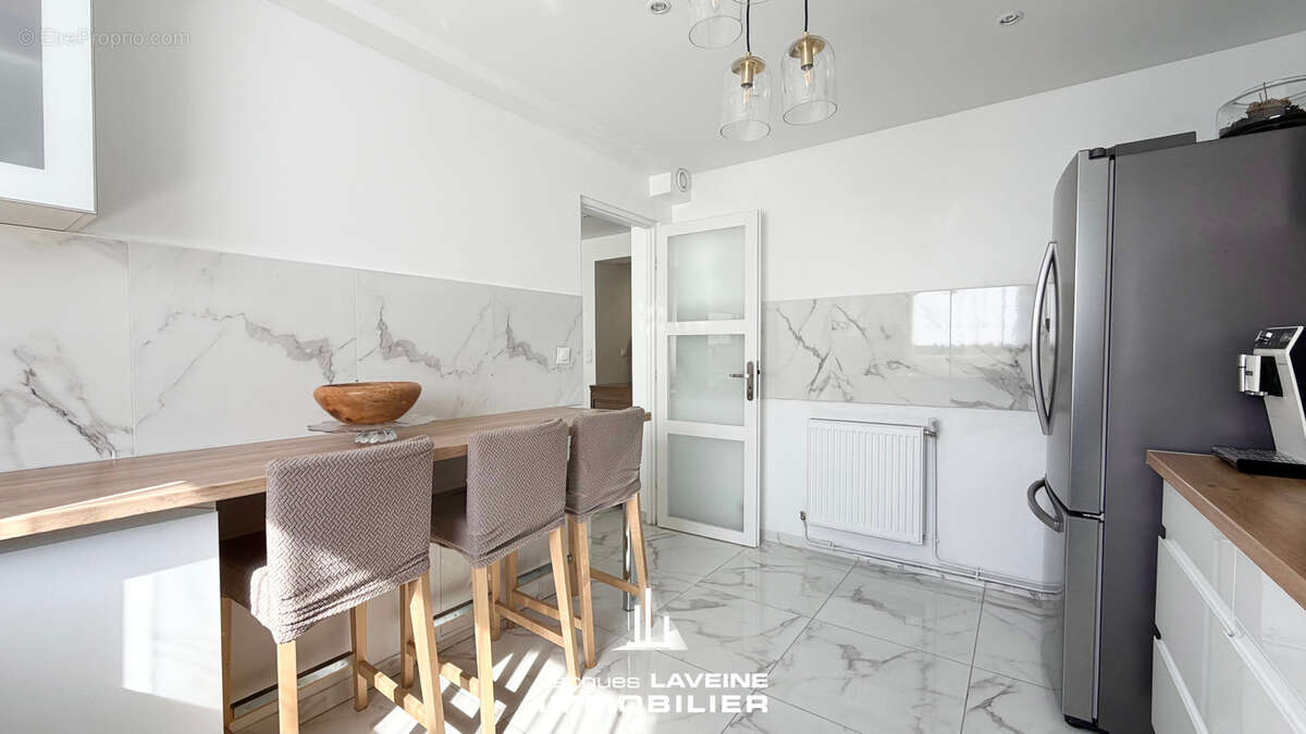 Appartement à SCY-CHAZELLES