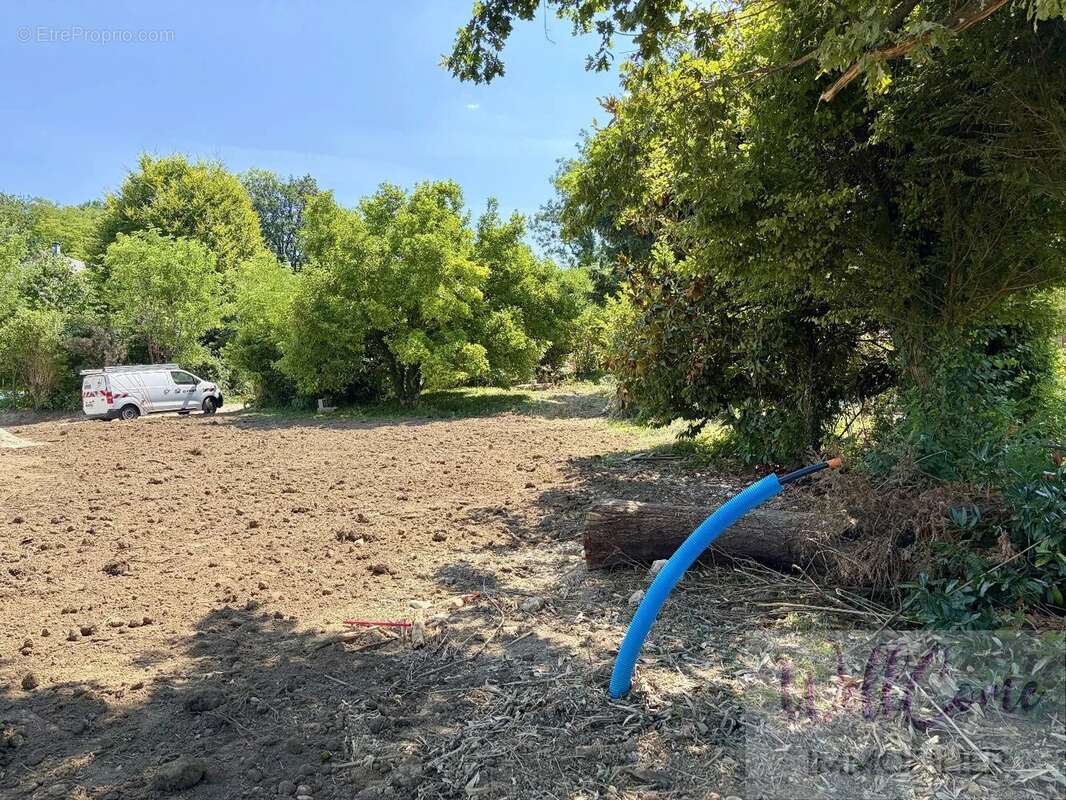 Terrain constructible de 735m² viablisé à vendre sur Grésy-sur-Aix ! - photo 2
