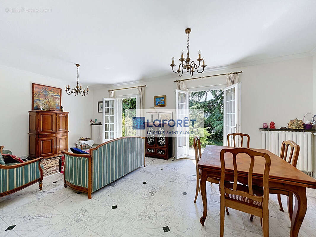 Versailles Glatigny - Maison familiale 7 pièce(s) 150 m2 sur 671m² de terrain - photo 17