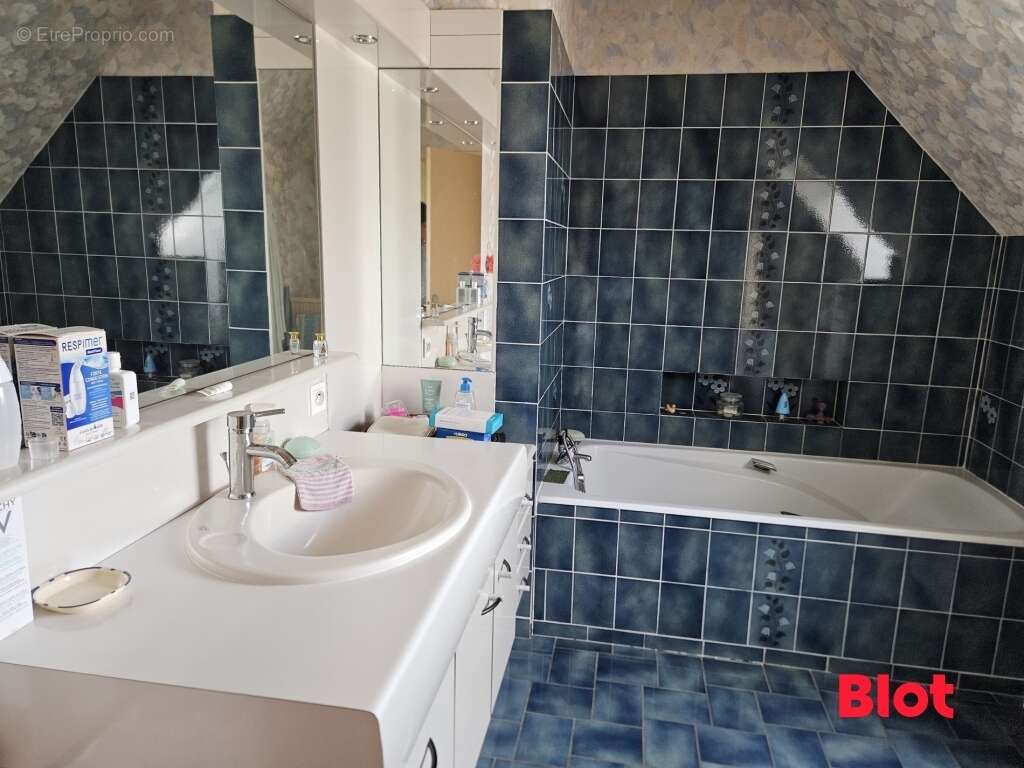 Maison 98 m² à Fougeres  - photo 9