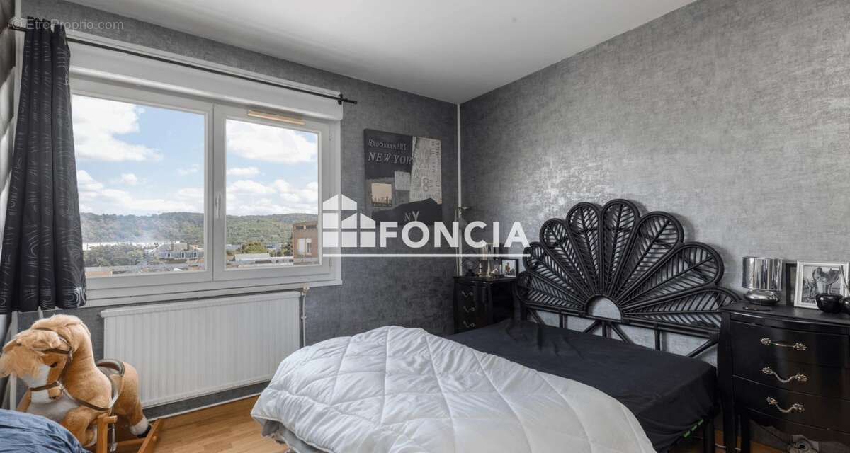 Appartement à SAINT-ETIENNE-DU-ROUVRAY