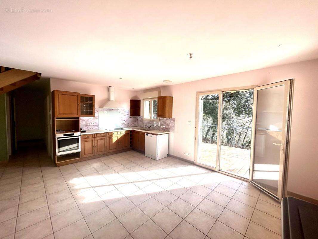 Maison à LACHAPELLE-AUZAC