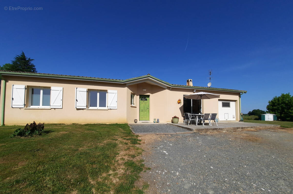 Maison à SAINTE-GEMME