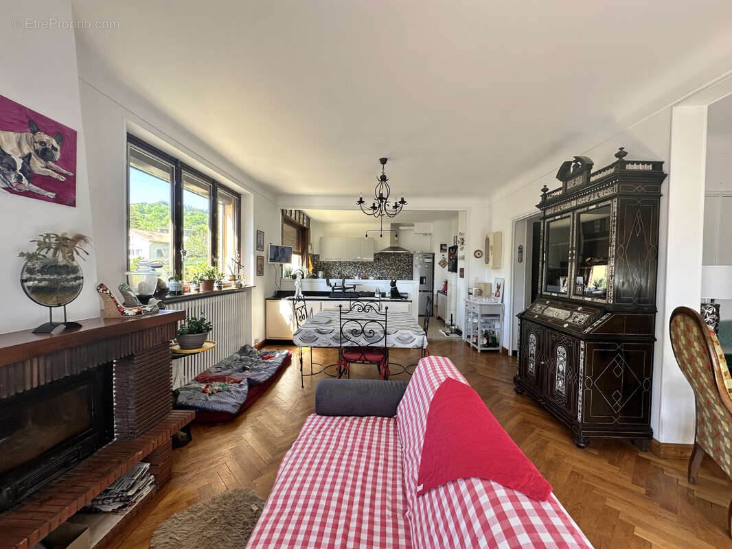 Maison à DECAZEVILLE