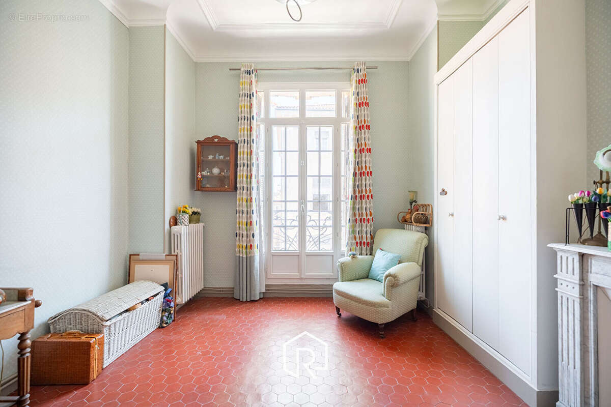 Appartement à MARSEILLE-6E
