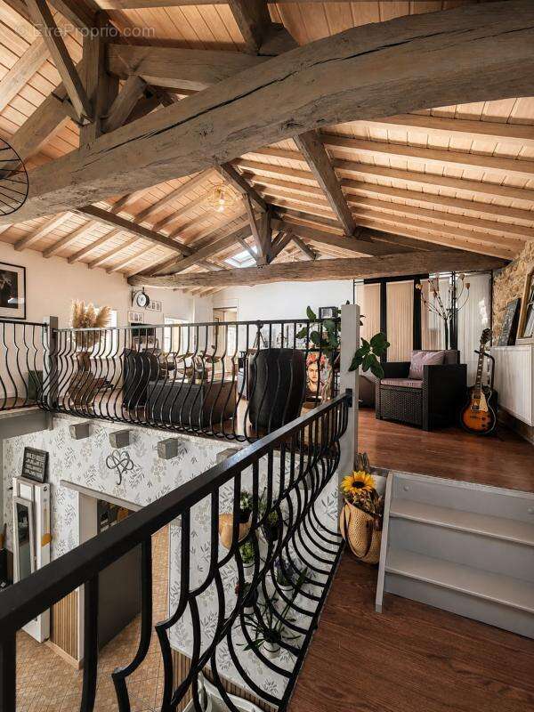 Le cadre idéal pour famille et vos projets professionnels-301 m² - photo 16