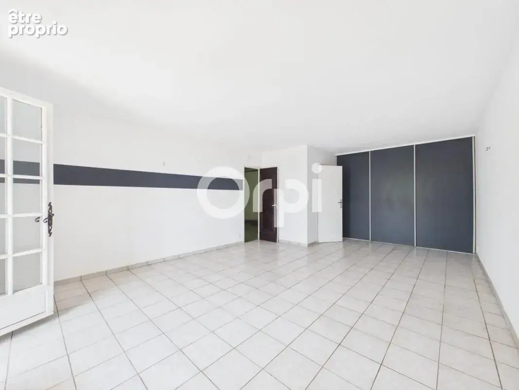 A rafraichir - maison individuelle + dependance + garage + piscine + annexes - photo 18