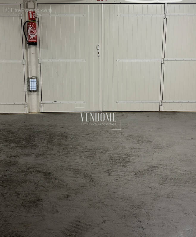 Parking à PARIS-2E