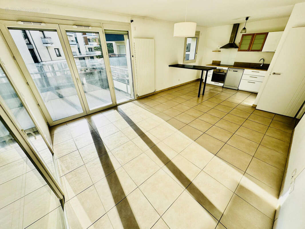 salon (2) - Appartement à SAINT-JULIEN-EN-GENEVOIS