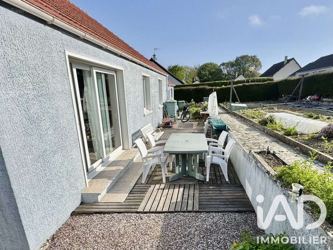 Maison 89 m² à Equeurdreville-Hainneville  - photo 3
