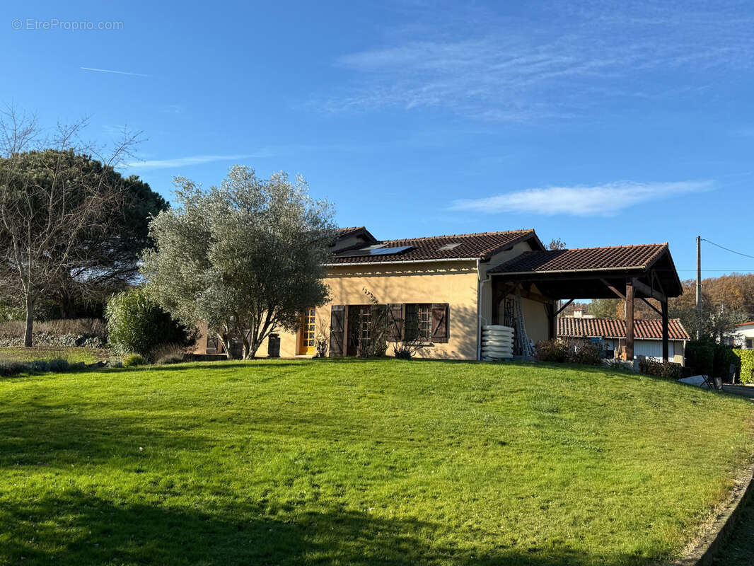 Maison à MONDAVEZAN