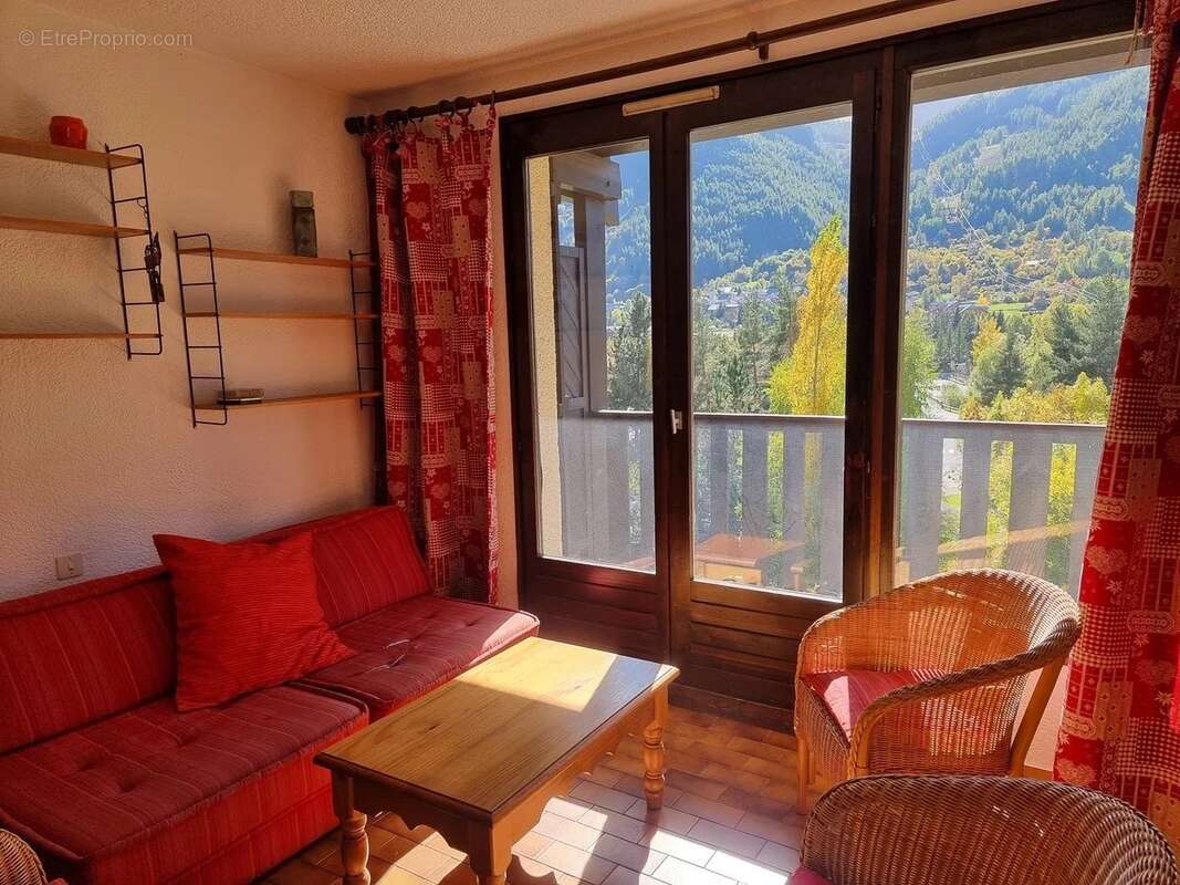 Appartement à LA SALLE-LES-ALPES