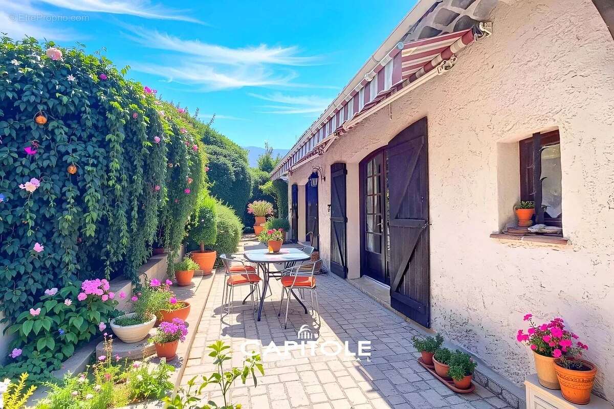 Maison à VALLAURIS