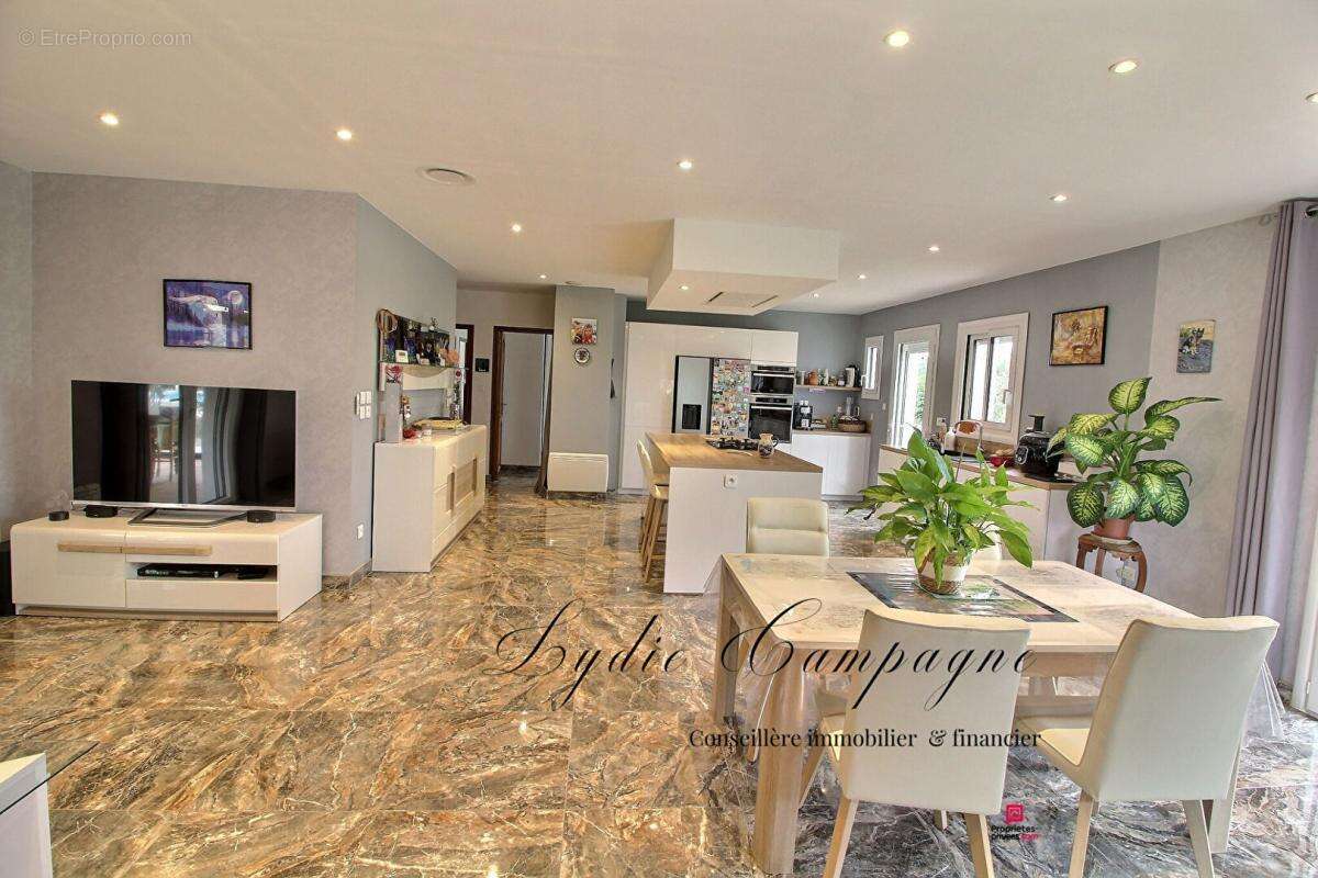 Maison à MONTBRUN-DES-CORBIERES