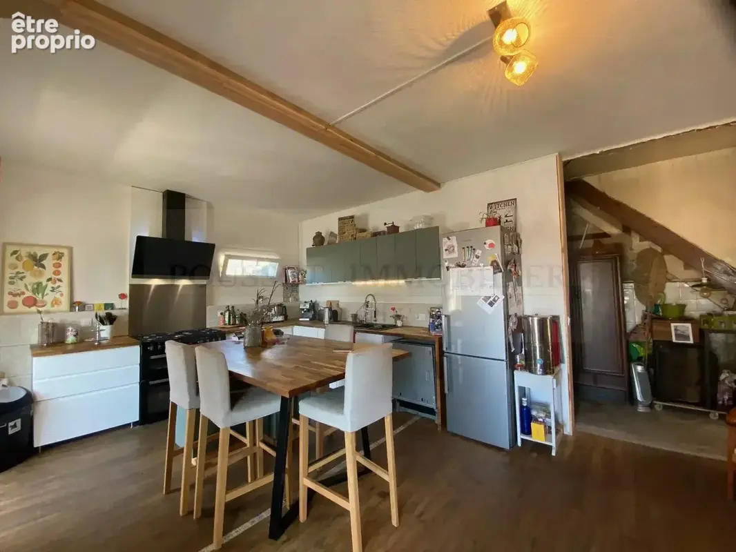 Maison en pierre amenagee sur 2 niveaux avec jardin de       1102 m². - photo 6