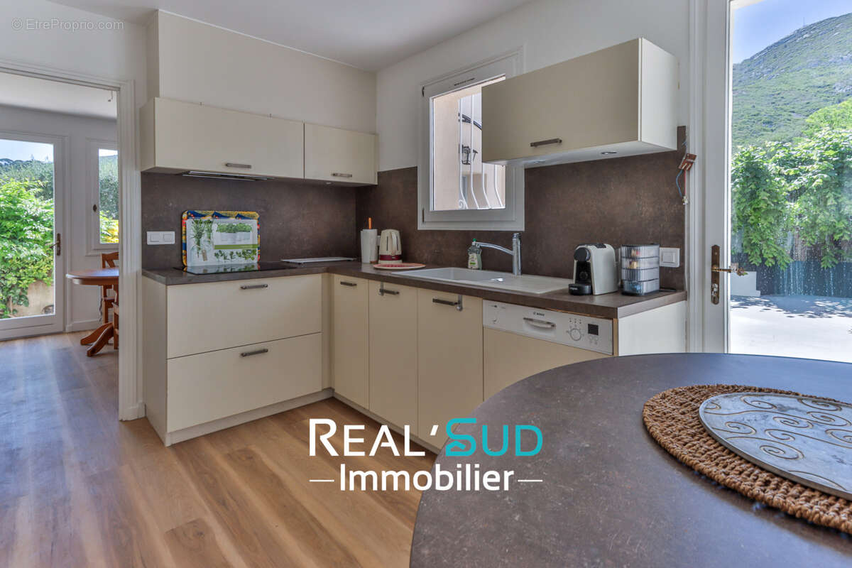 Maison à MARSEILLE-10E