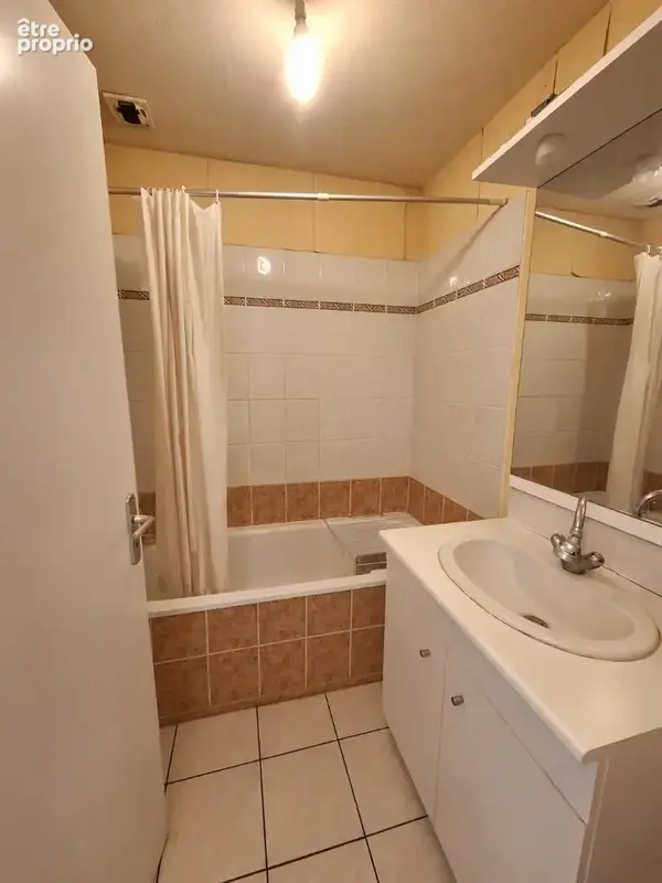 Appartement 2 pièces 47 m² à vendre à Cognac (16100) - photo 3