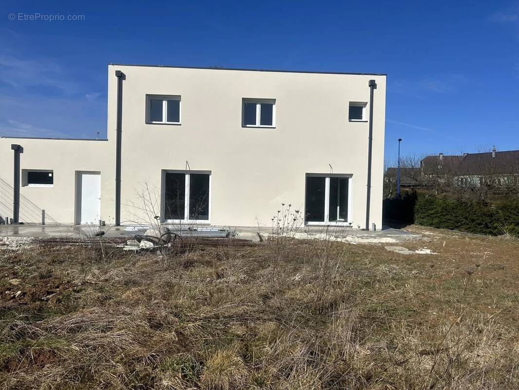 Maison à PETIT-CROIX