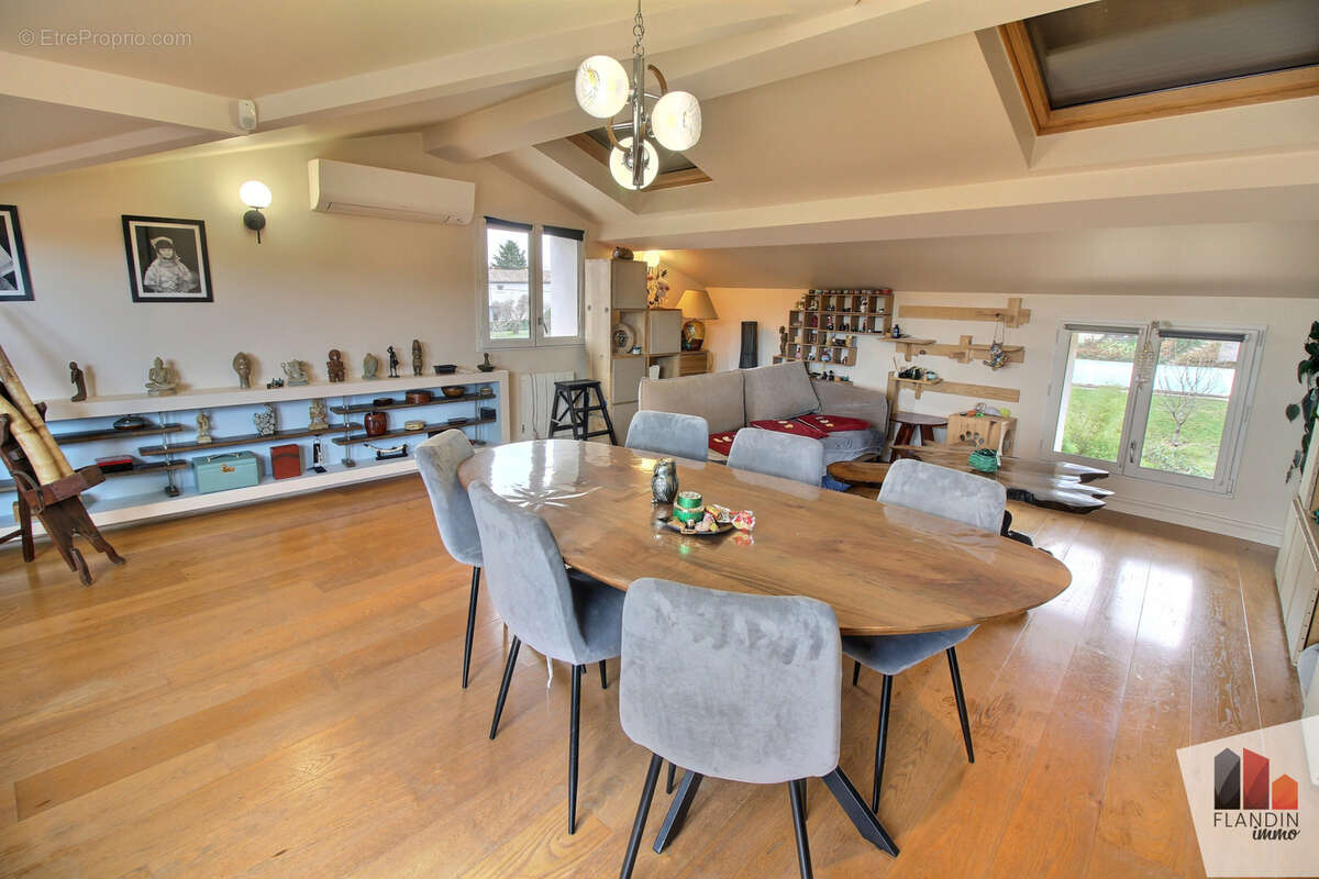 Appartement à IRIGNY