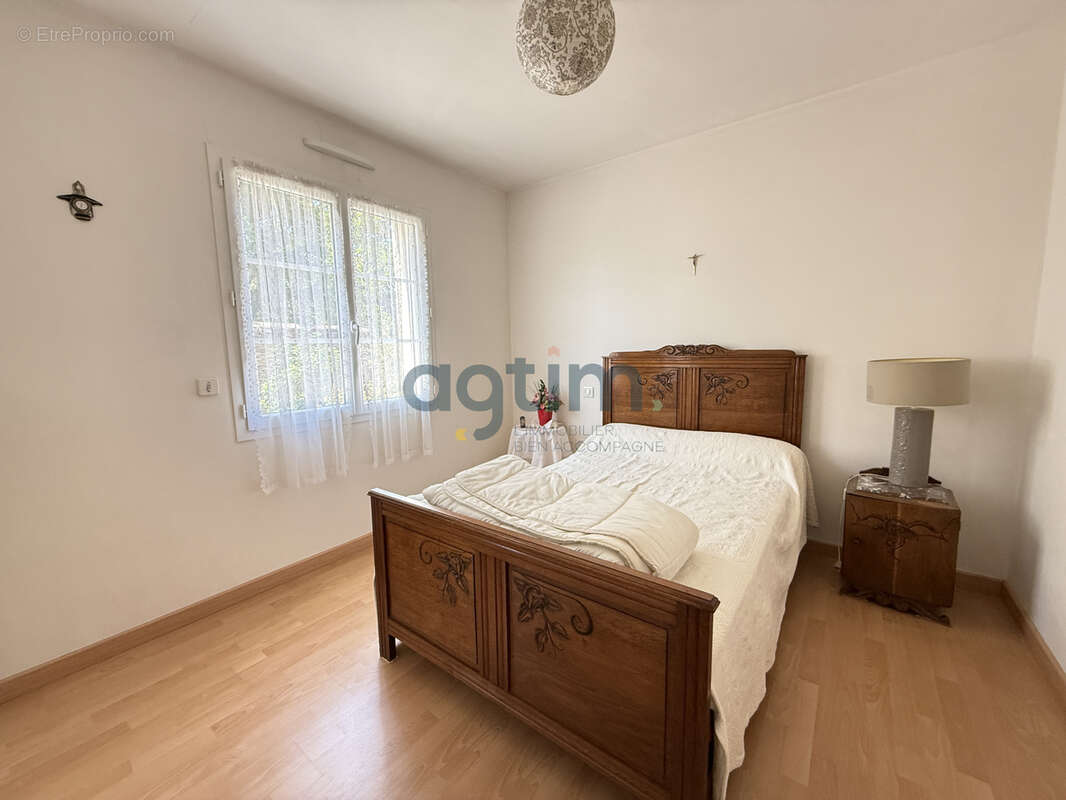 MONTAIGU, Centre, en lotissement: Maison de plain pied, 93m2 habitables, 2 chambres, garage, terrain clos - photo 14
