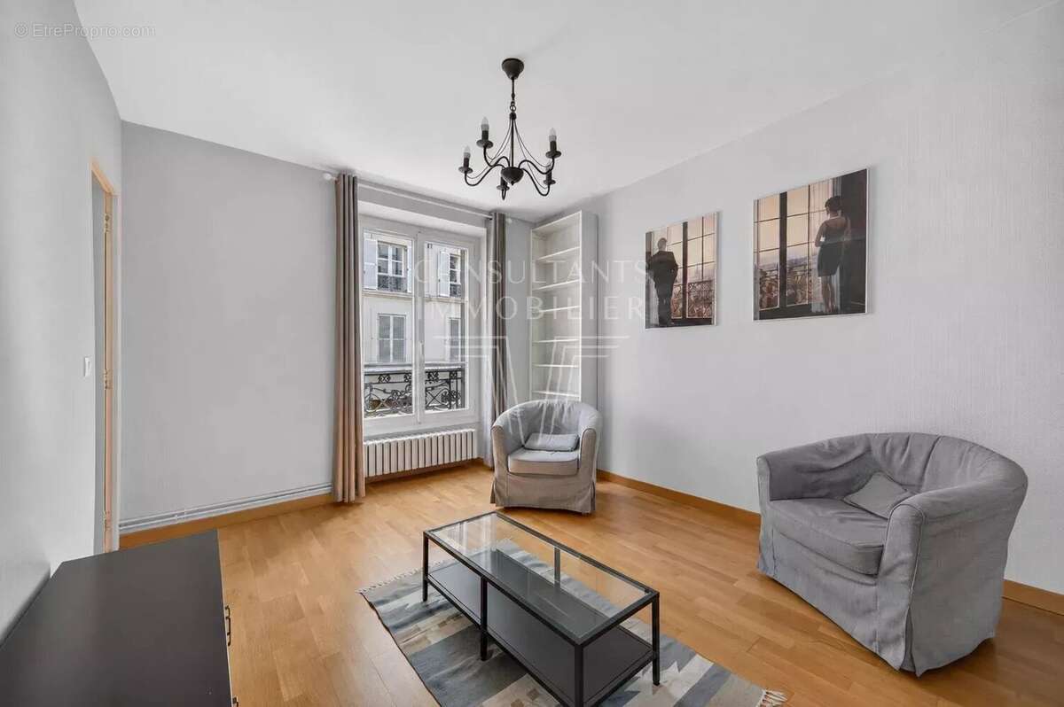Appartement à PARIS-7E
