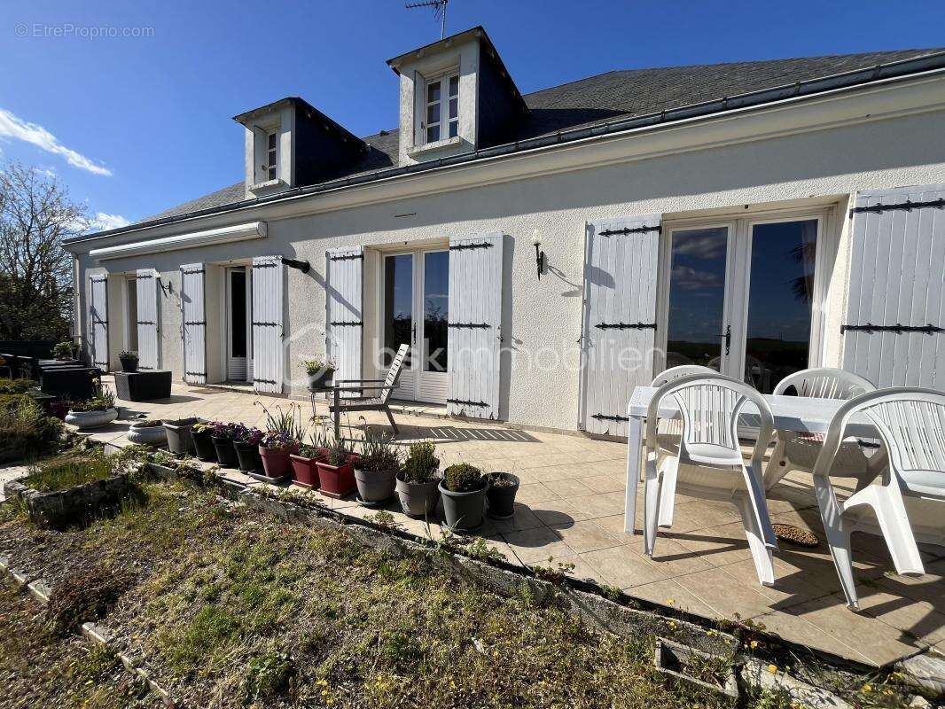 COUP DE CŒUR – Maison familiale avec grand terrain et beaux volumes - photo 2