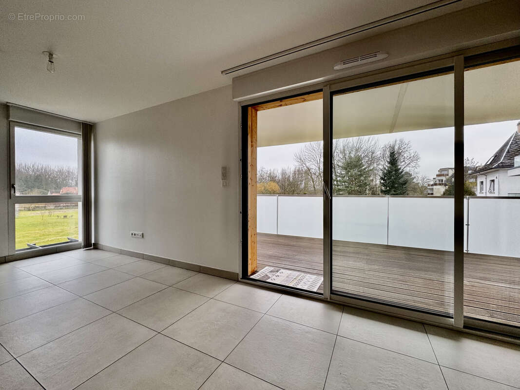 ROBERTSAU: splendide 2 pièces 70m2, terrasse, garage et cave. - photo 2