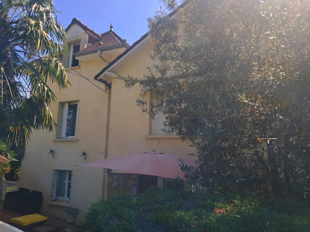 Maison à ARNAC-POMPADOUR