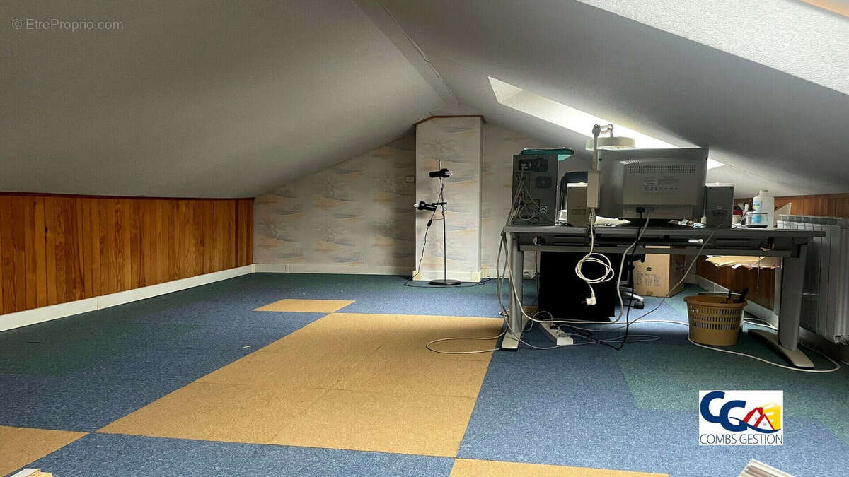 Maison à COMBS-LA-VILLE