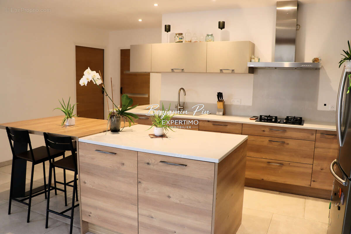 Maison à SAINT-SATURNIN-LES-APT