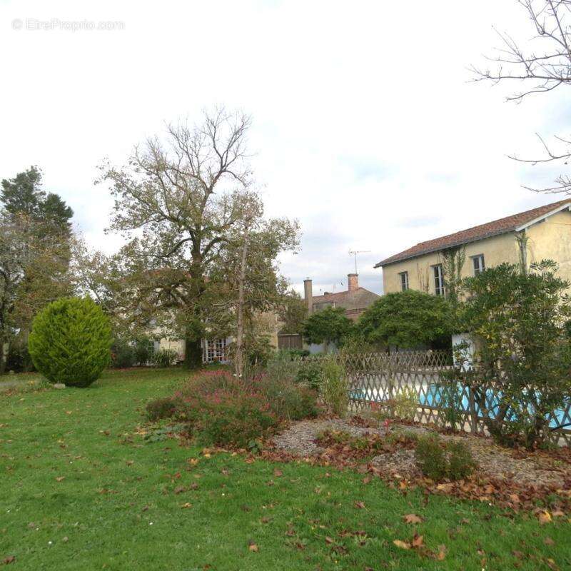 Maison à FOUSSAIS-PAYRE