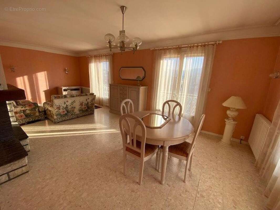 Maison 137 m² à Villefranche-De-Rouergue  - photo 5