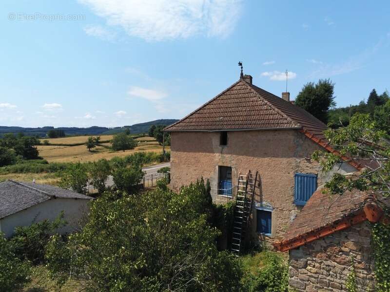 Maison à rénover 5 pièces / 110m² SUIN (71) Terrain de 4714m² - photo 11