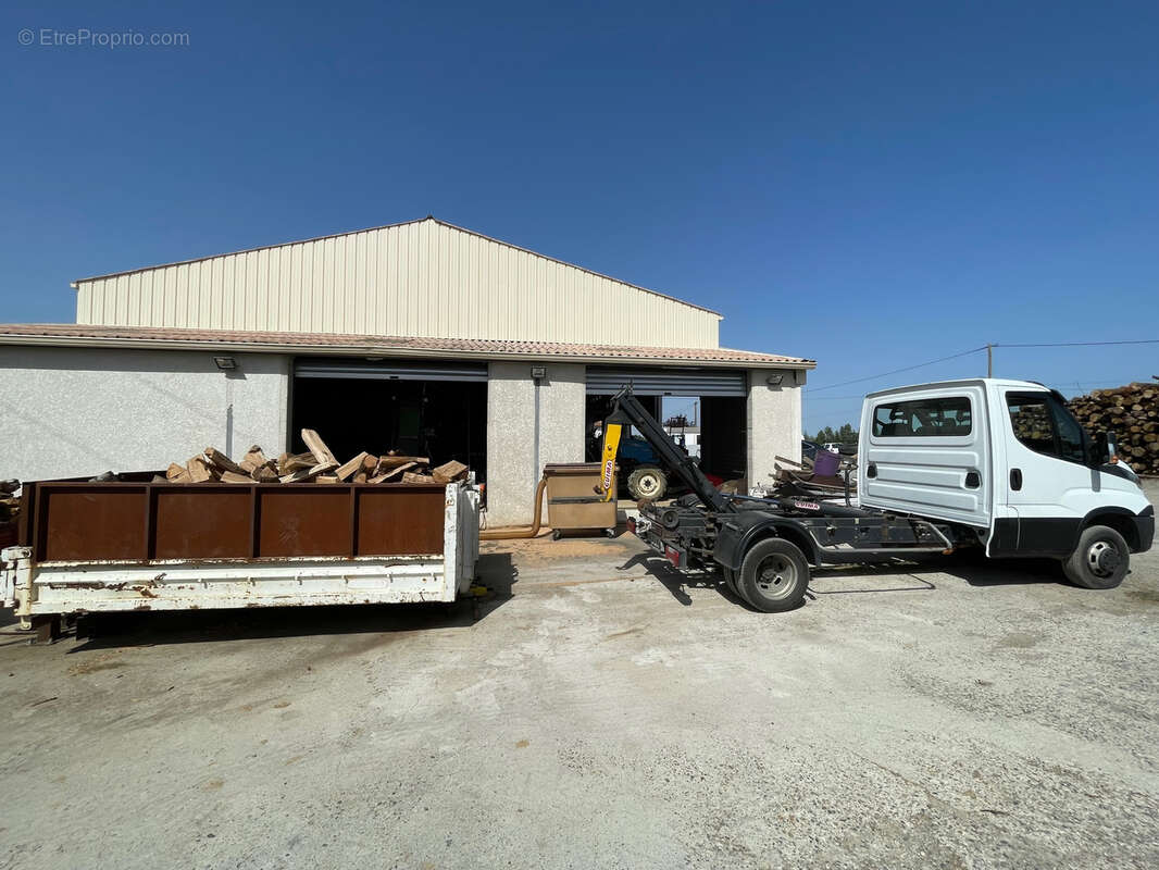 Commerce à SAINT-LYS