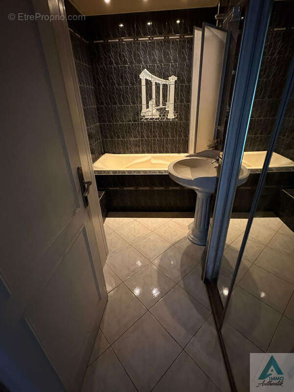 Appartement à MARSEILLE-11E
