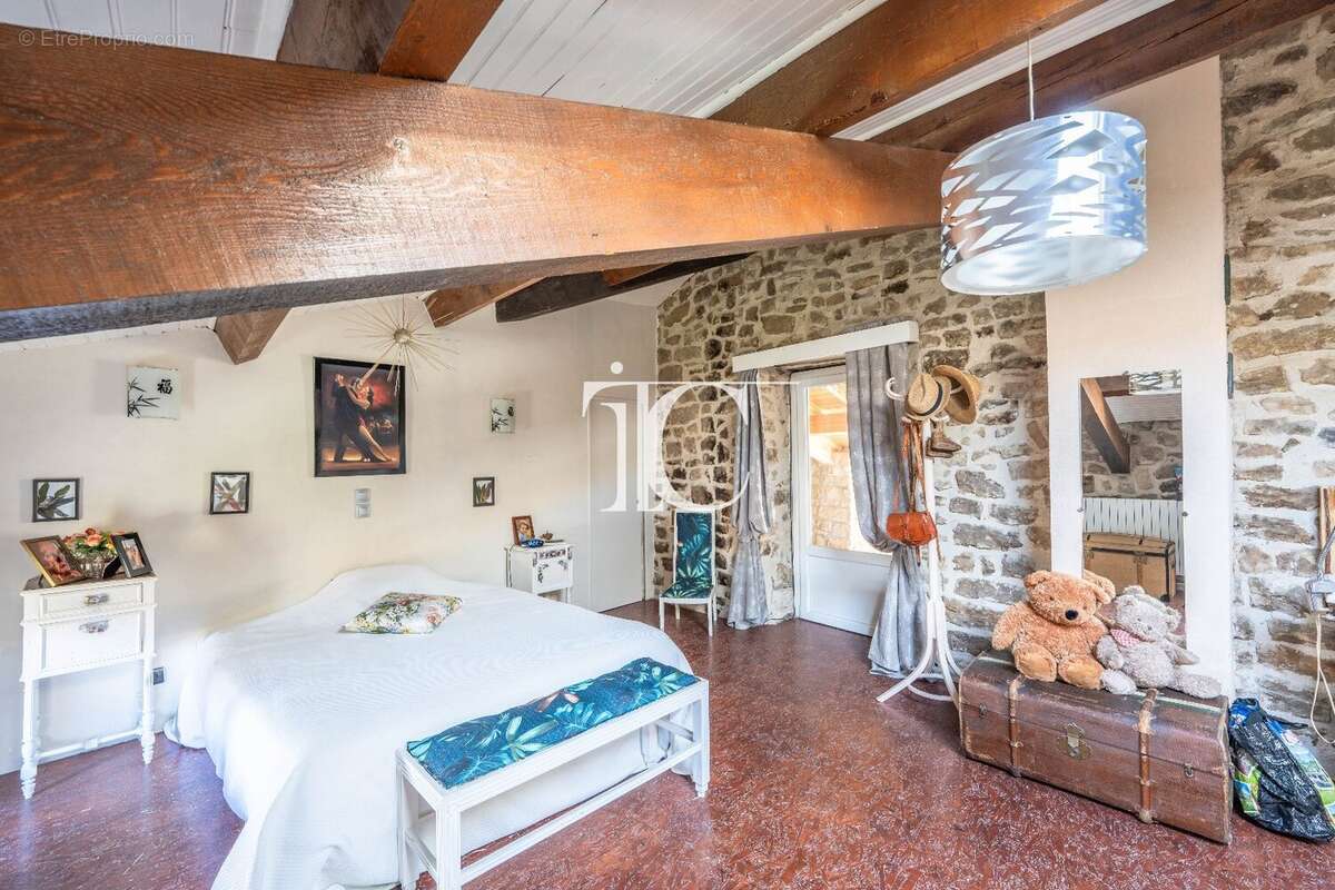 Maison à LABLACHERE