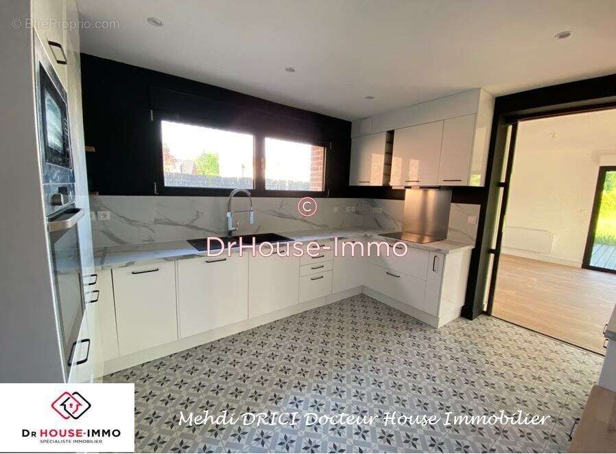 Maison à OSTRICOURT