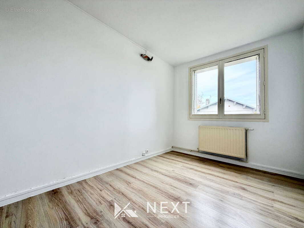 Appartement à SAINT-MARTIN-D'HERES