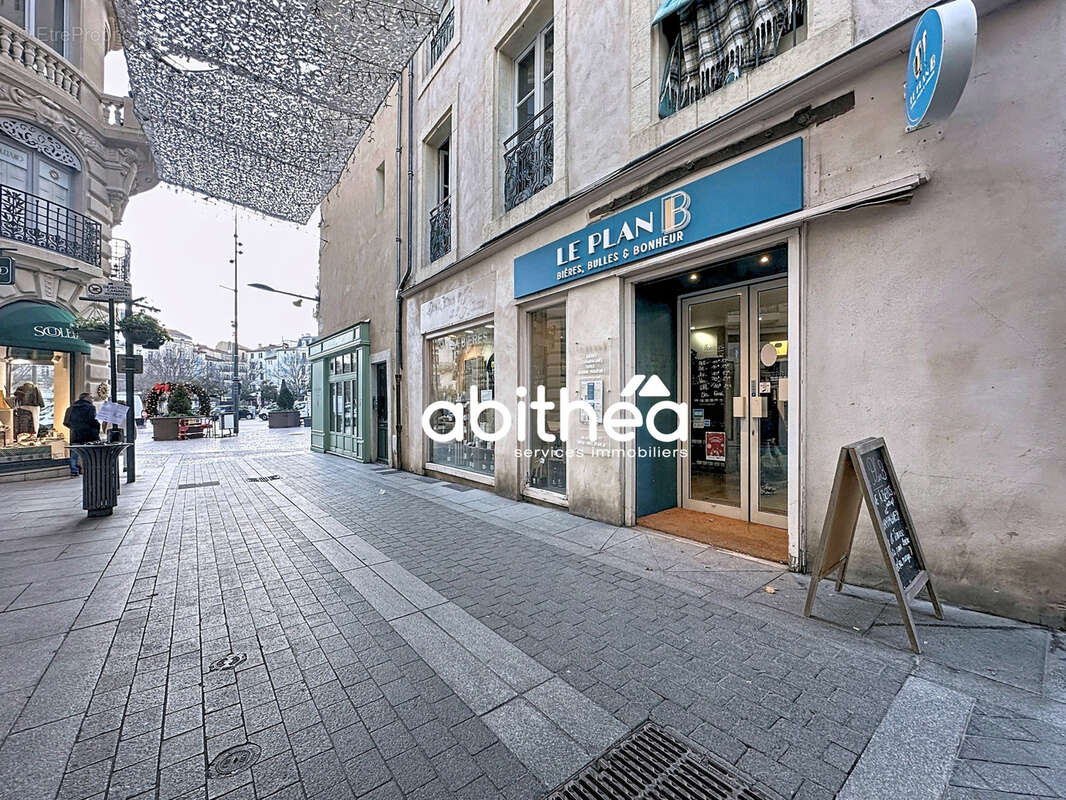 Exclusivité - droit au bail - local commercial 70 m2 - terrasse - place de la mairie - photo 14