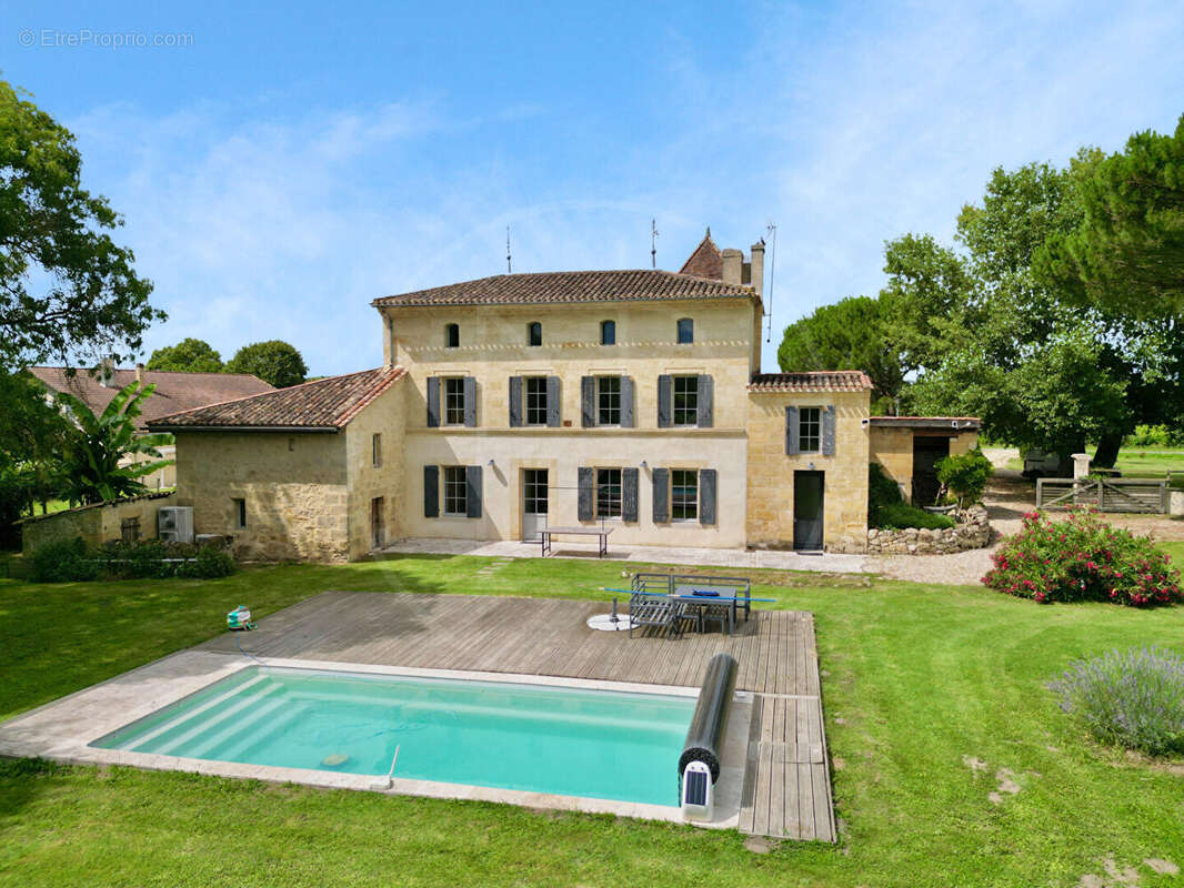 Maison à SAINT-EMILION
