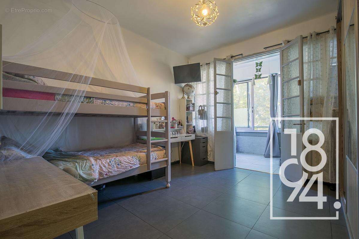 Appartement à MARSEILLE-3E