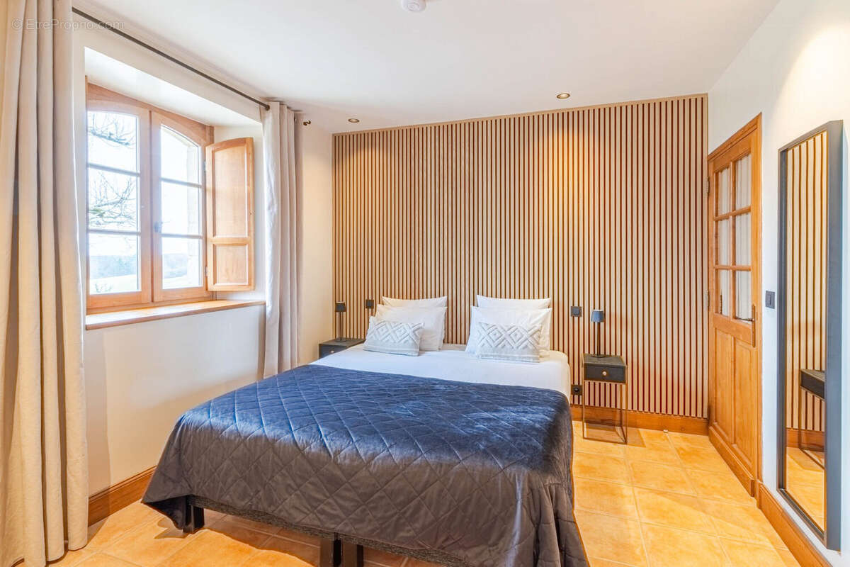 Maison 464 m² à Saint-Cyprien  - photo 9