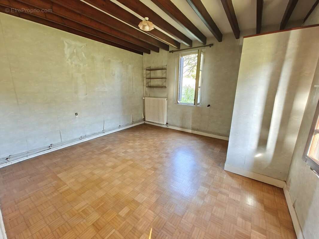 Maison à SAINT-PIERRE-DE-SALERNE