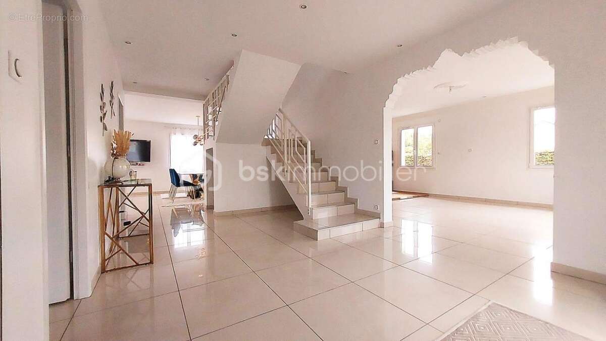 Maison à FLEURY-LES-AUBRAIS