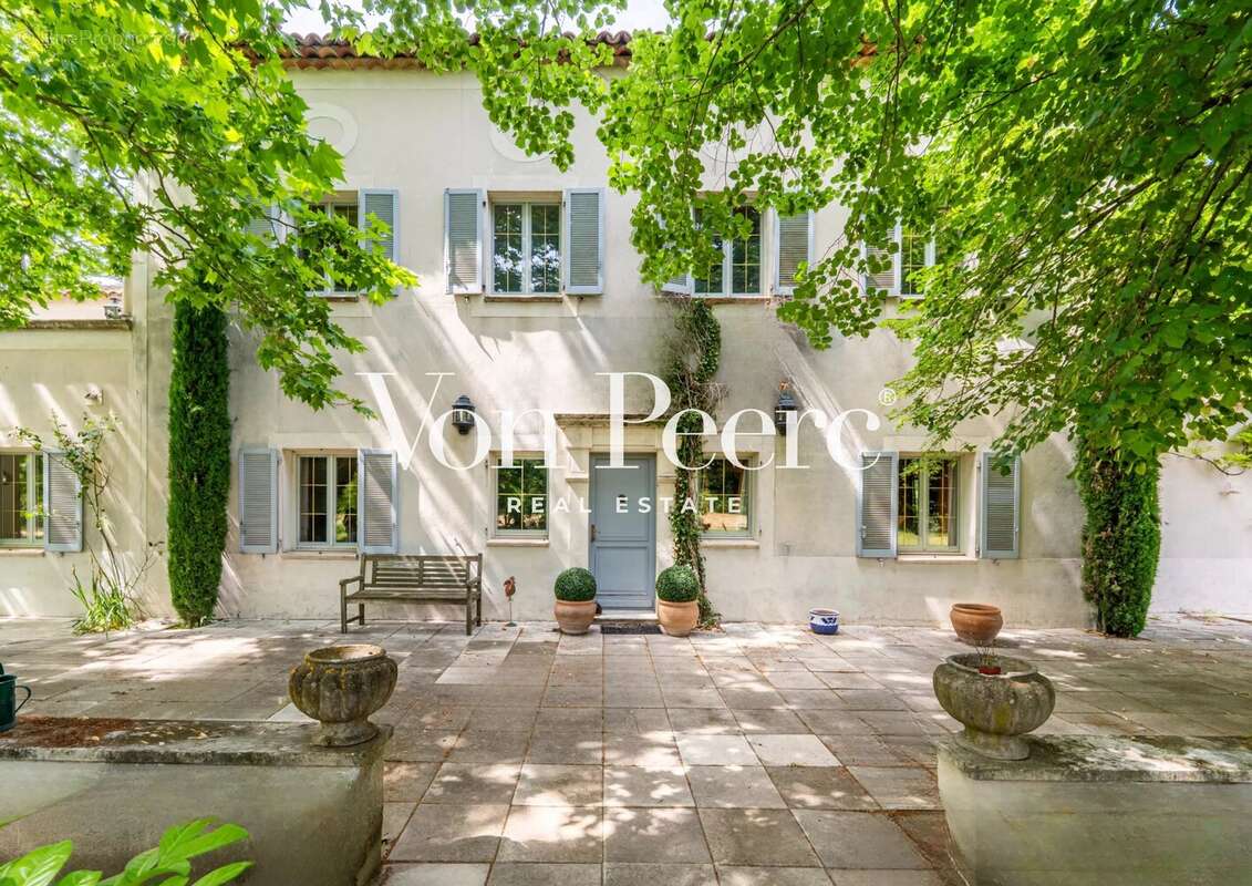 Mas provençal, 3 hectares à proximité d’Avignon - photo 4