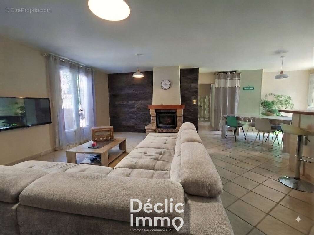 CHÉRAC 17610 - Pavillon 123m²- 4 chambres - photo 4