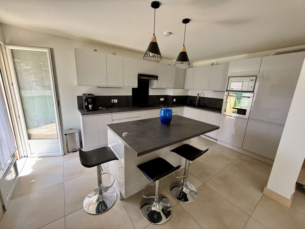 Appartement à SIX-FOURS-LES-PLAGES