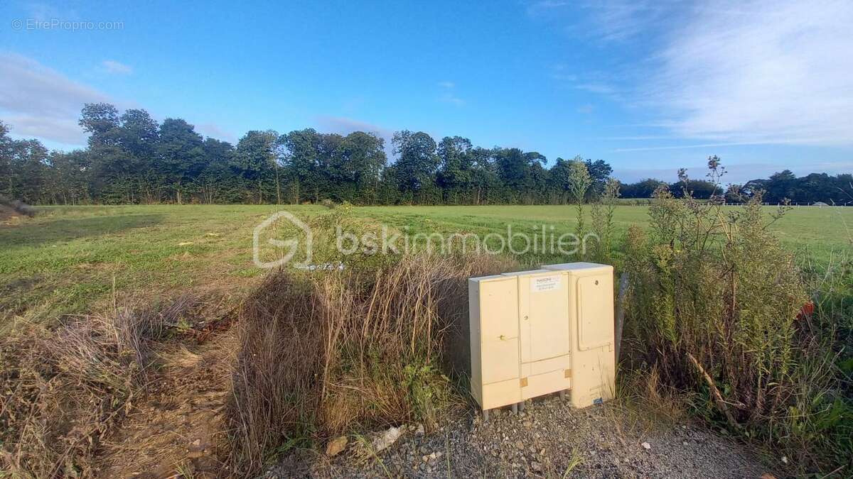 Terrain à PLEUGUENEUC