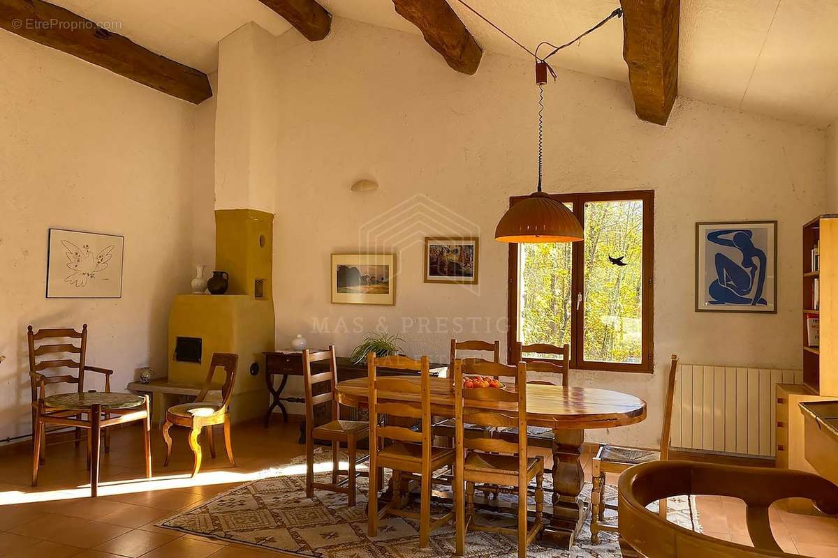 Maison à SAINT-LAURENT-DE-CERDANS