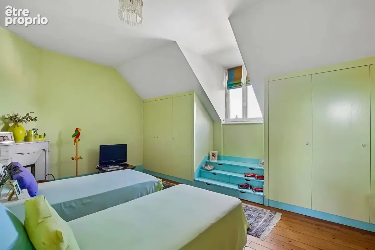 Le vesinet sud - magnifique propriete de 308 m² -  6 chambres - terrain 1541 m²  - piscine - dependance amenagee 18 m² - - photo 15